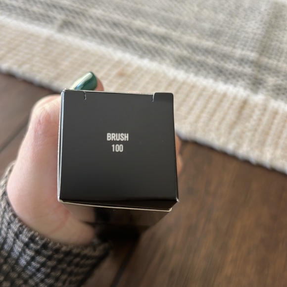 IL MAKIAGE Foundation Blending Brush - Picture 3 of 5